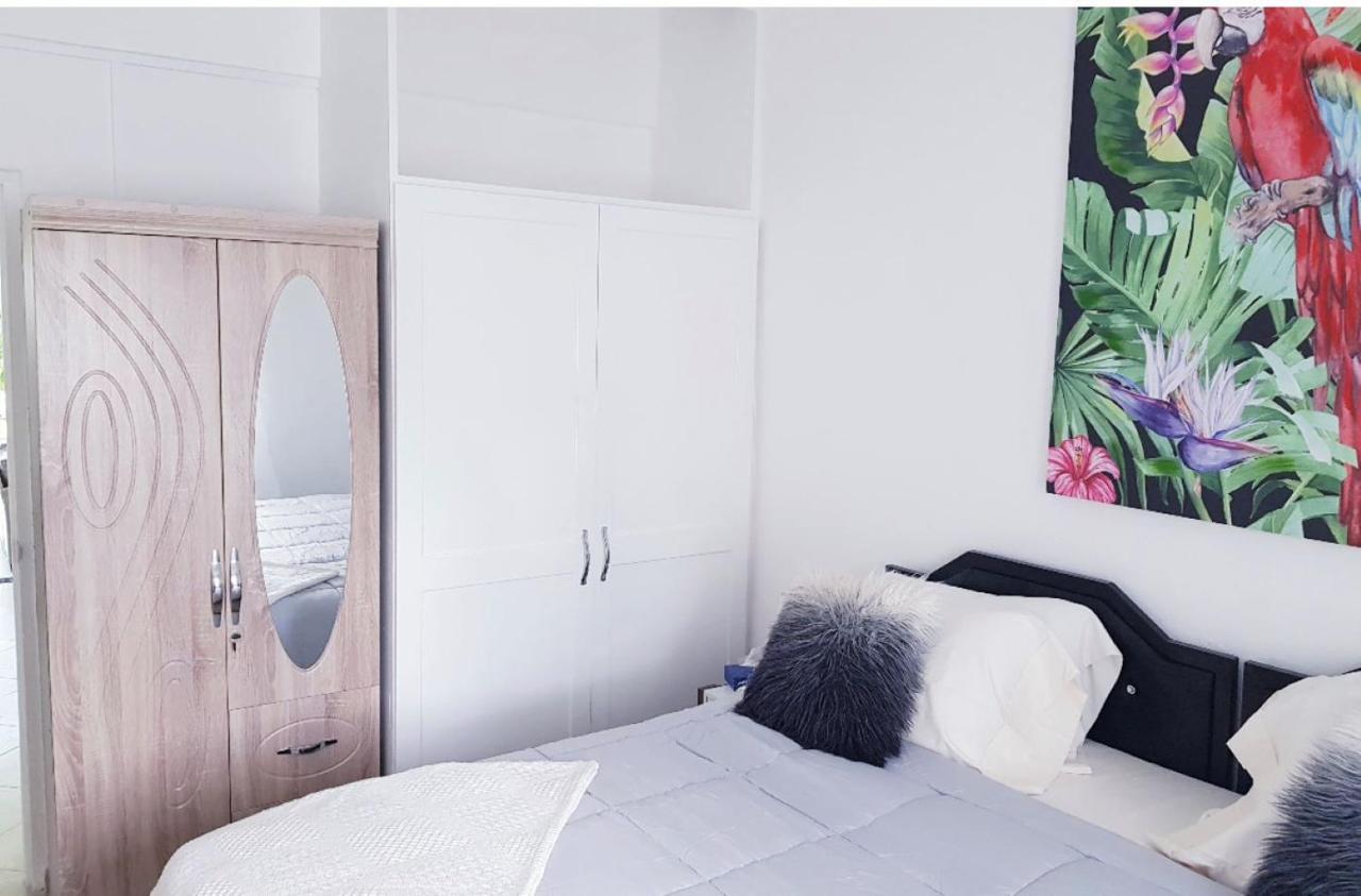 West Coast 1 Bedroom Apartment 66 - Close To Beach Saint James Exterior foto